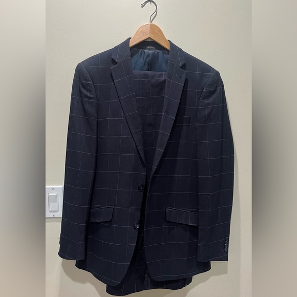 Hallensteins Navy Suit - Picture 1 of 7